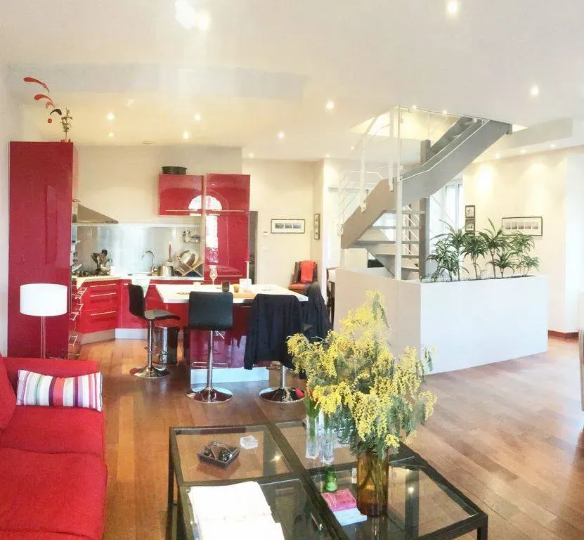 Rénovation d’un duplex au-dessus d’un salon de coiffure à Saint-Médard-en-Jalles